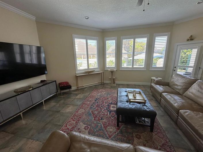 Image No.13-4 Bed Property for sale