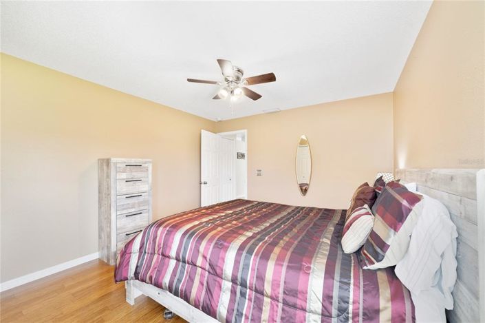 Image No.15-3 Bed Property for sale