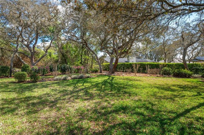 Image No.12-3 Bed Property for sale