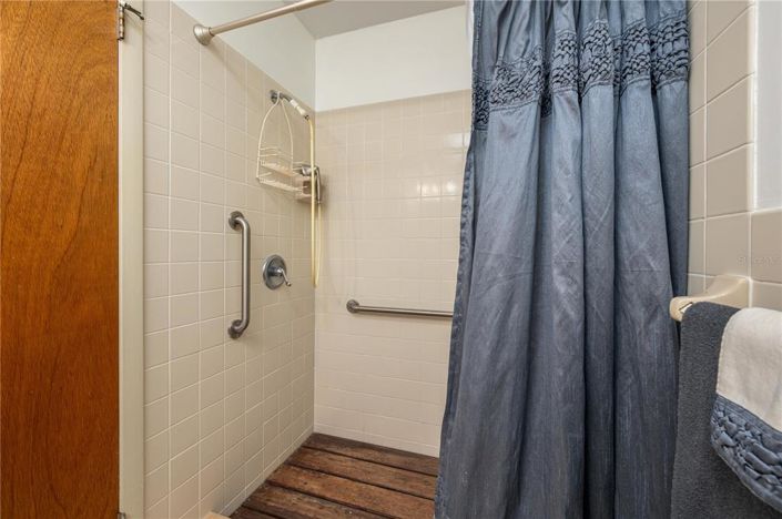 Image No.27-3 Bed Property for sale