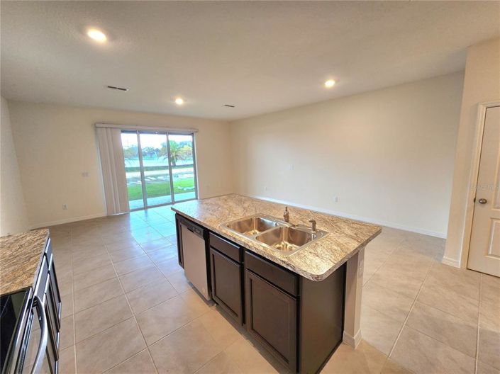 Image No.12-3 Bed Townhouse for sale