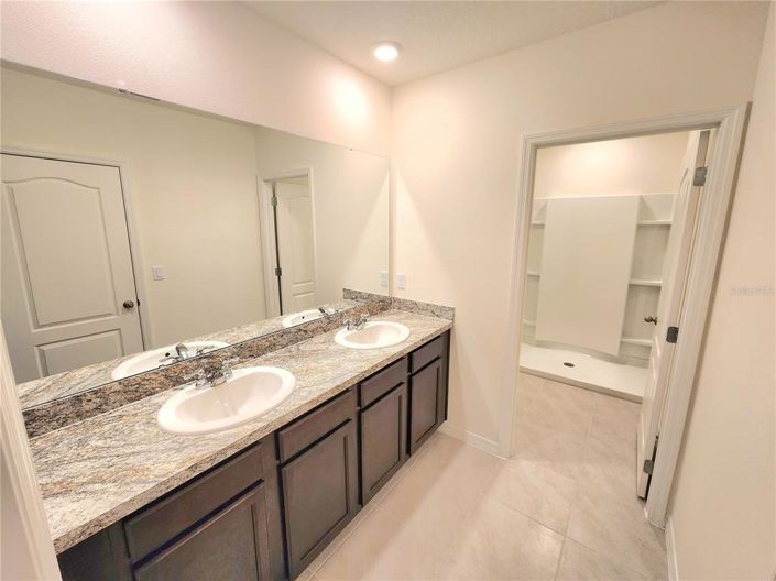 Image No.20-3 Bed Townhouse for sale