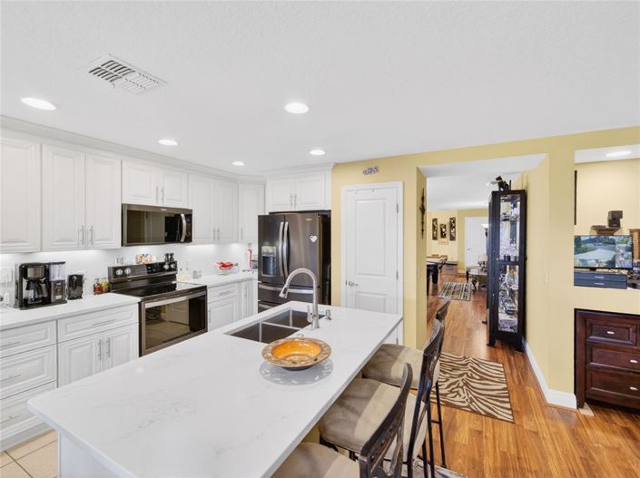 Image No.13-4 Bed Property for sale