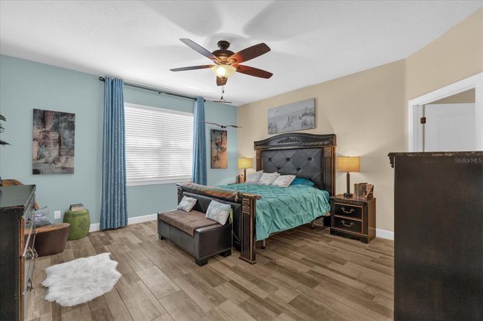 Image No.17-2 Bed Property for sale