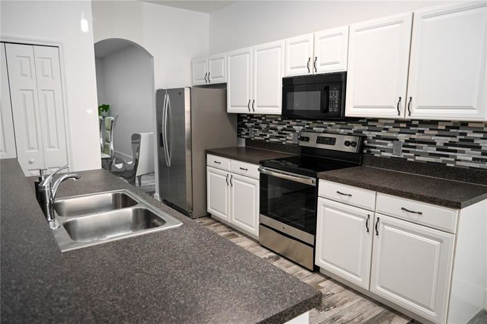 Image No.26-5 Bed Property for sale