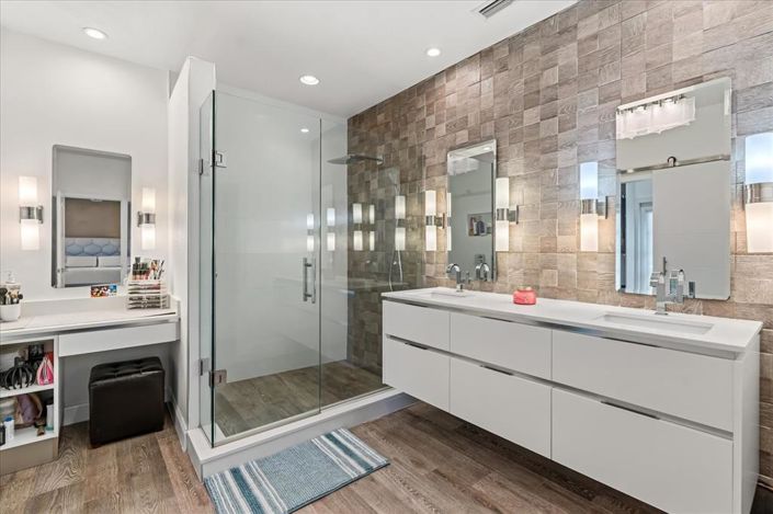 Image No.14-4 Bed Property for sale