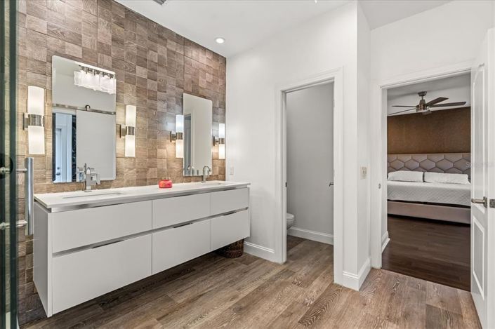 Image No.16-4 Bed Property for sale