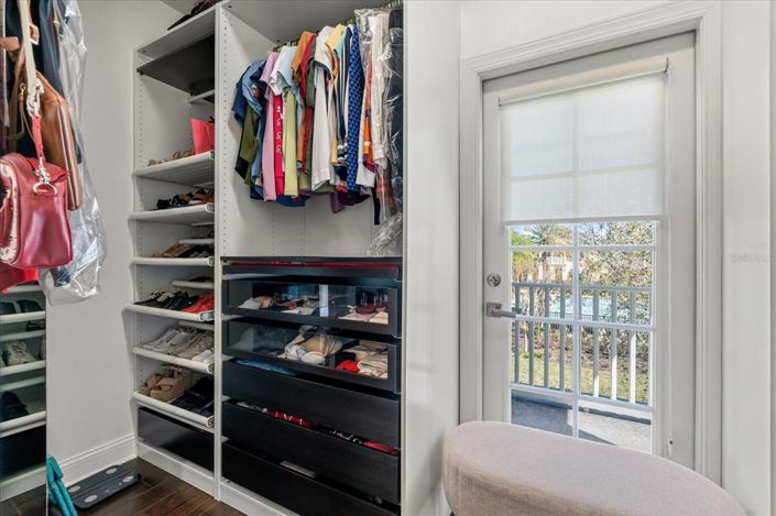 Image No.17-4 Bed Property for sale