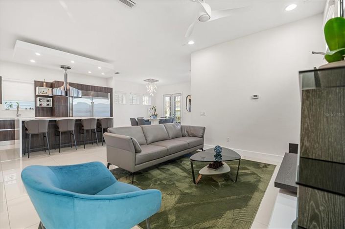 Image No.3-4 Bed Property for sale