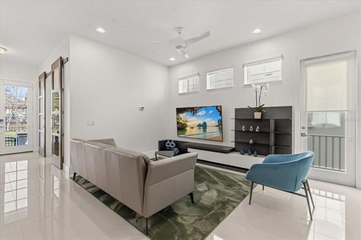 Image No.4-4 Bed Property for sale