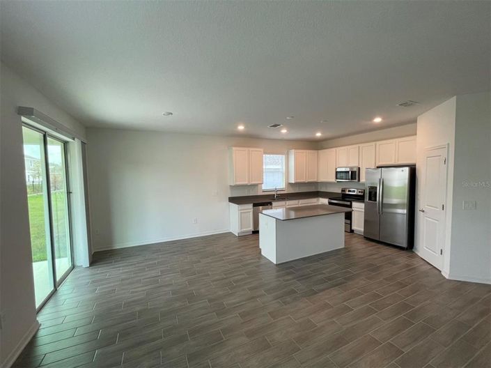 Image No.15-4 Bed Property for sale