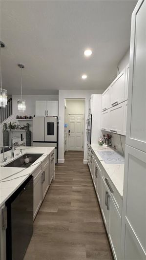 Image No.10-3 Bed Property for sale