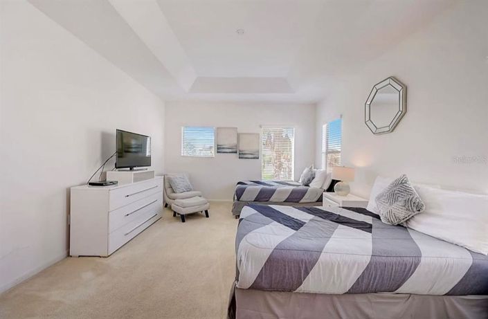 Image No.22-5 Bed Property for sale