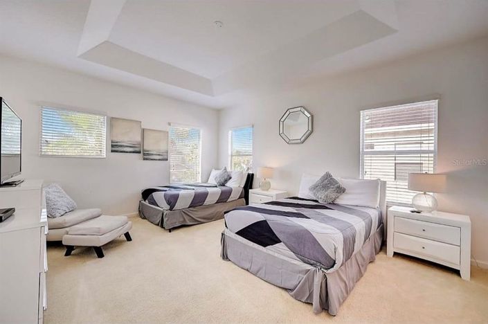 Image No.23-5 Bed Property for sale