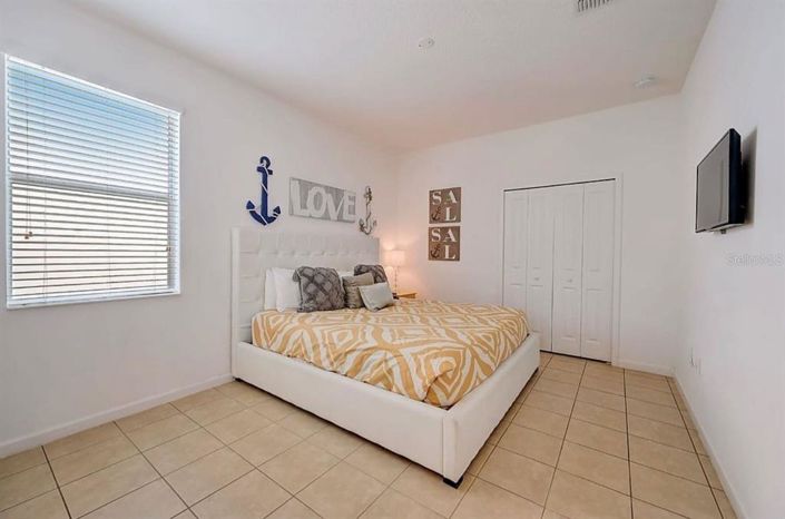 Image No.26-5 Bed Property for sale