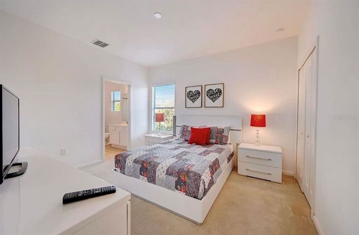 Image No.34-5 Bed Property for sale