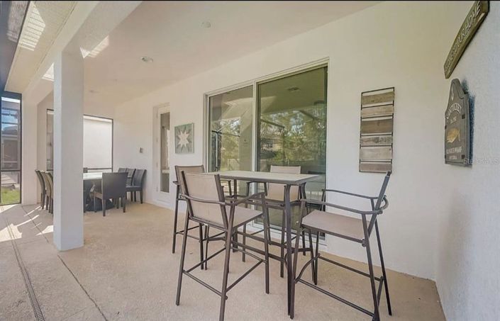 Image No.38-5 Bed Property for sale