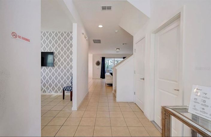 Image No.5-5 Bed Property for sale