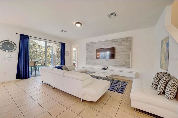 Image No.9-5 Bed Property for sale