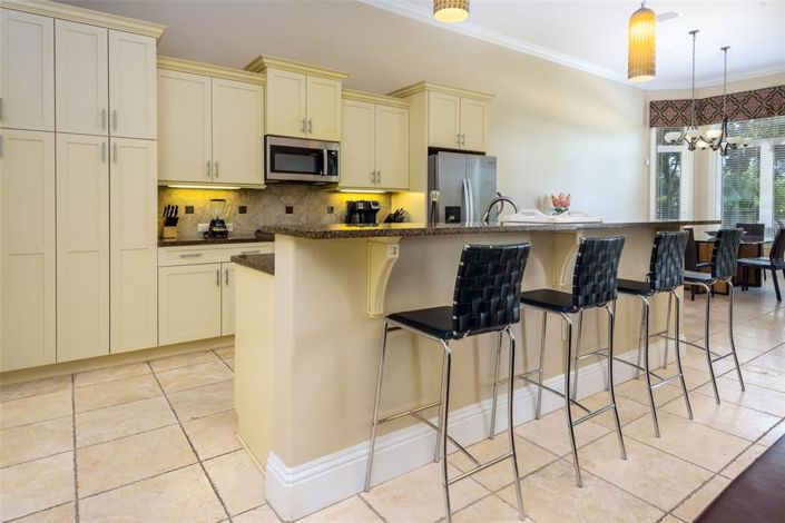 Image No.16-4 Bed Property for sale