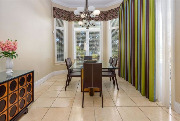 Image No.18-4 Bed Property for sale