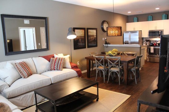 Image No.19-3 Bed Townhouse for sale