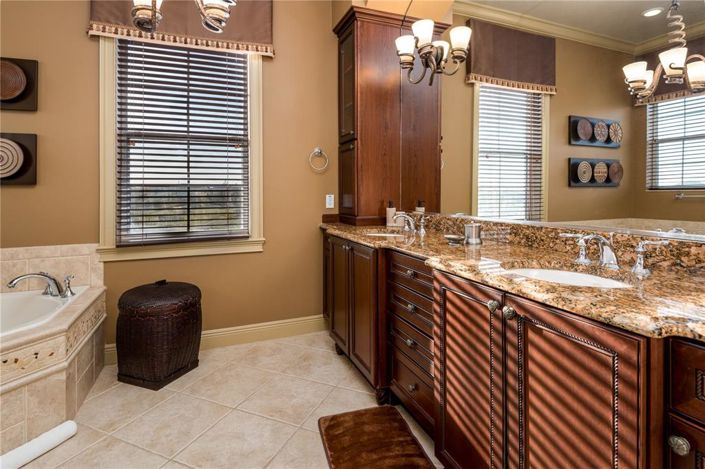 Image No.31-4 Bed Property for sale