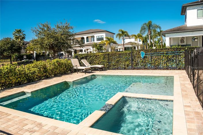 Image No.8-4 Bed Property for sale