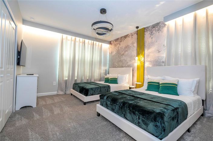 Image No.11-6 Bed Property for sale