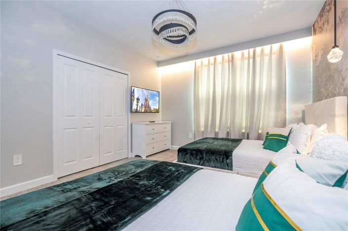 Image No.13-6 Bed Property for sale