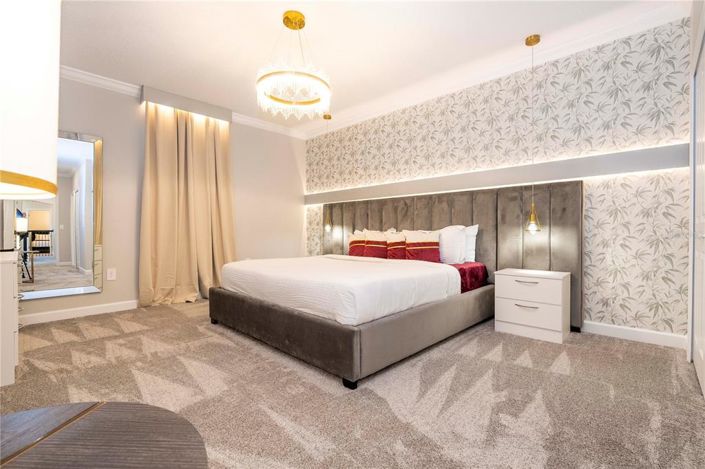 Image No.21-6 Bed Property for sale