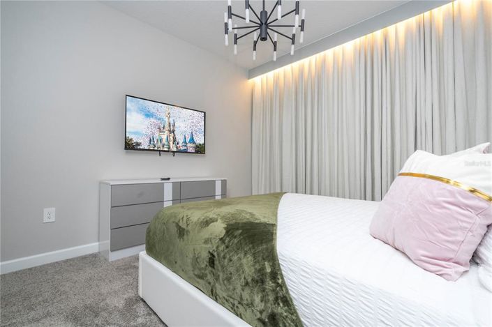 Image No.35-6 Bed Property for sale