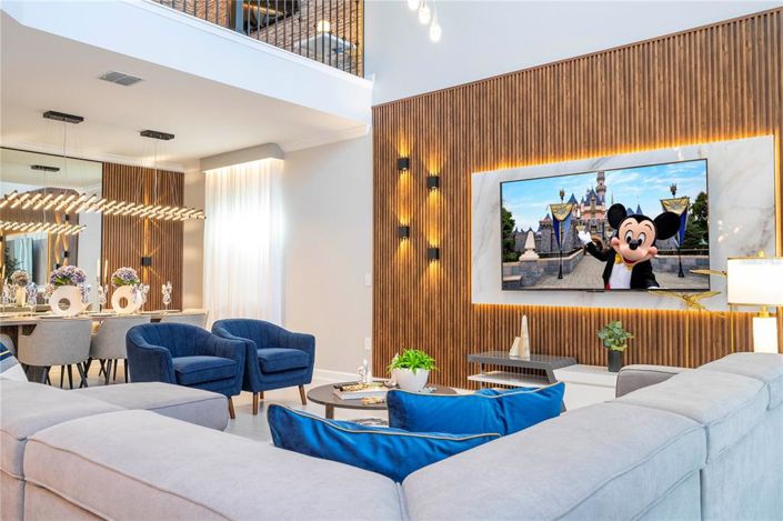 Image No.45-6 Bed Property for sale