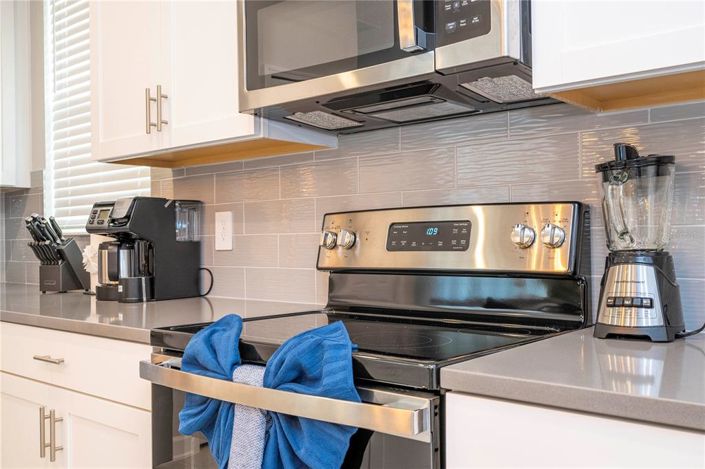 Image No.50-6 Bed Property for sale