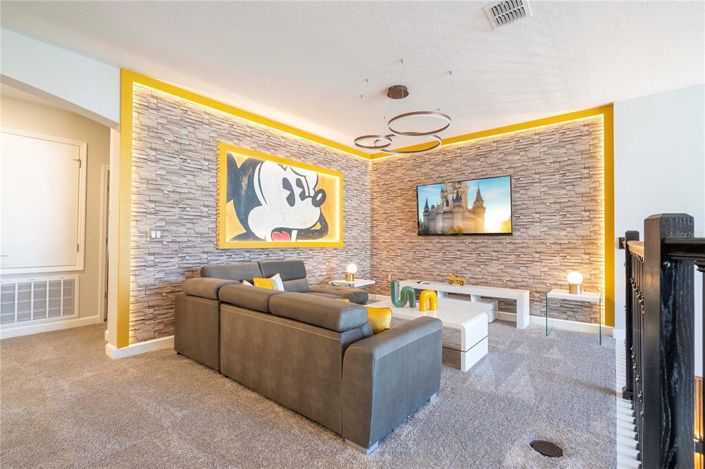 Image No.6-6 Bed Property for sale