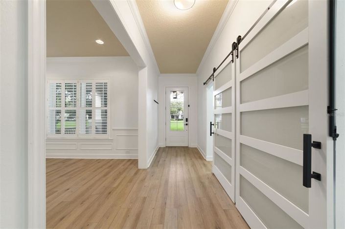 Image No.17-5 Bed Property for sale