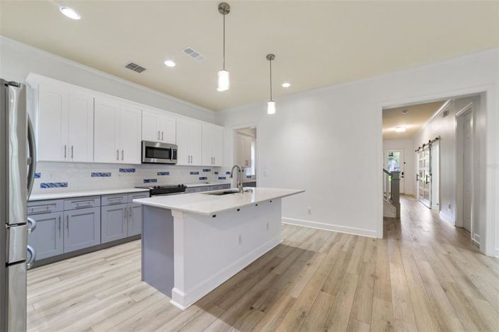 Image No.19-5 Bed Property for sale