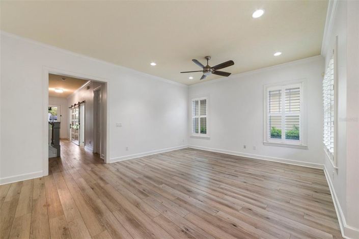 Image No.24-5 Bed Property for sale