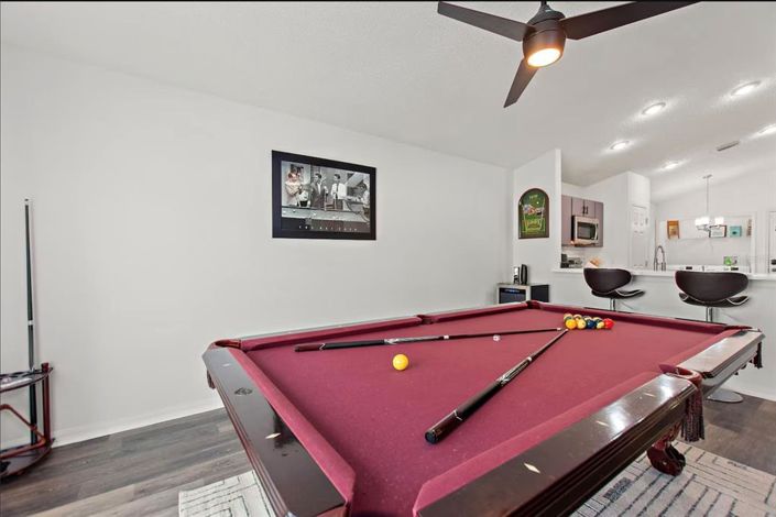 Image No.10-3 Bed Property for sale