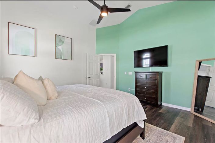 Image No.13-3 Bed Property for sale