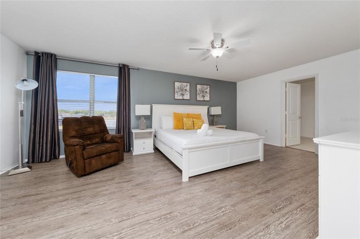 Image No.24-7 Bed Property for sale