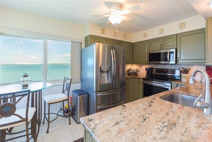 Image No.15-2 Bed Property for sale