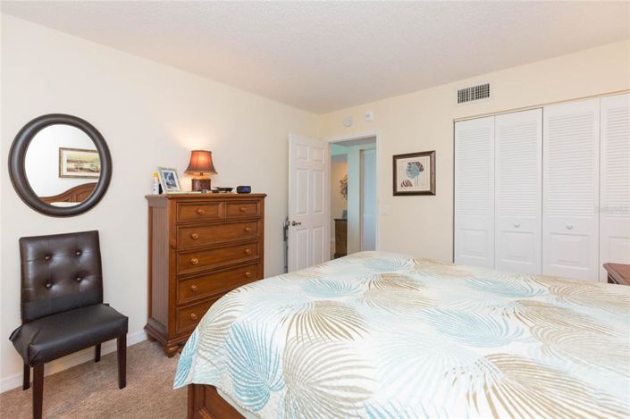 Image No.21-2 Bed Property for sale