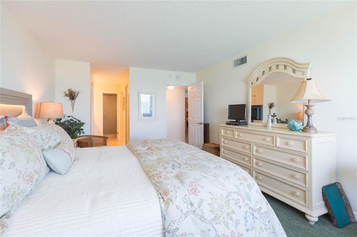 Image No.23-2 Bed Property for sale