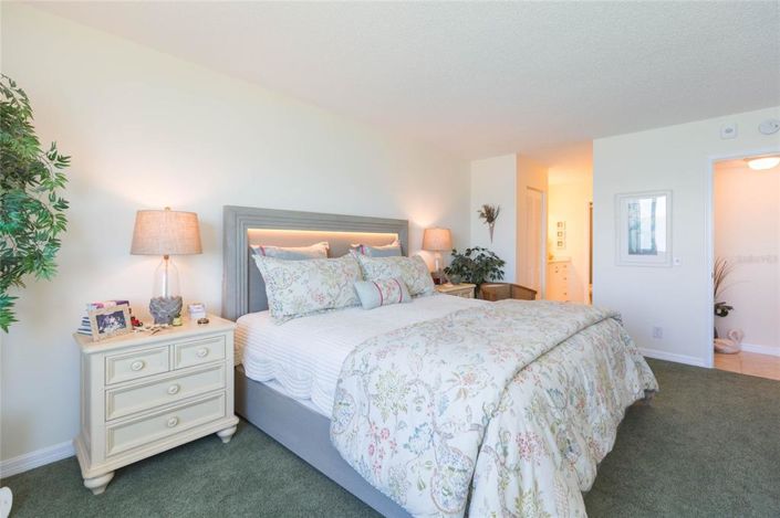 Image No.27-2 Bed Property for sale