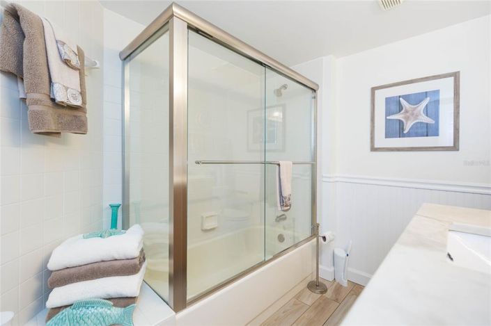 Image No.28-2 Bed Property for sale