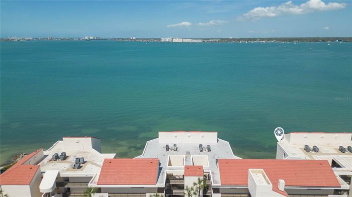 Image No.33-2 Bed Property for sale