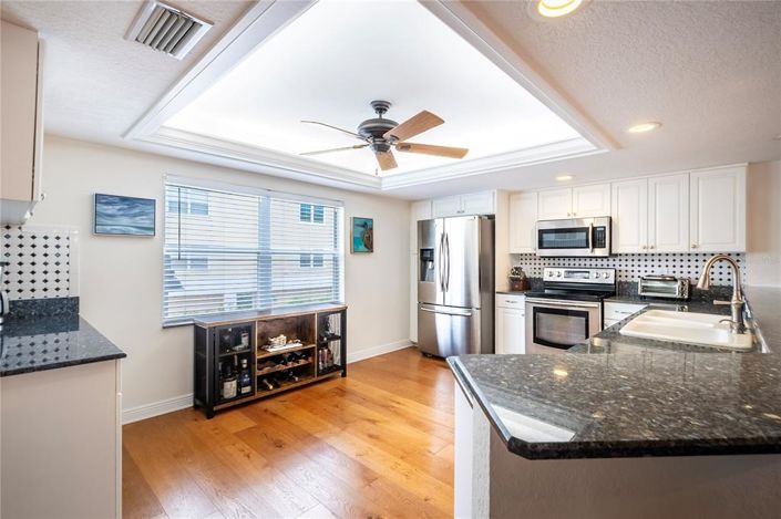 Image No.19-3 Bed Townhouse for sale