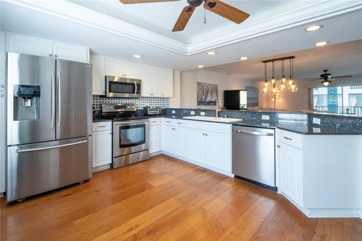 Image No.20-3 Bed Townhouse for sale