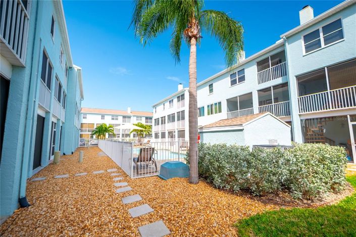 Image No.45-3 Bed Townhouse for sale